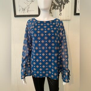 NWT 41 Hawthorn Women’s Sebrina Tie Bell Sleeve Top Size Medium